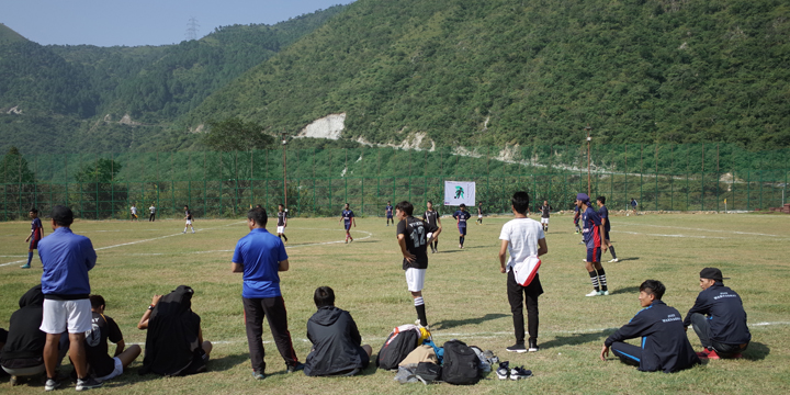 IITマンディでのサッカーの試合